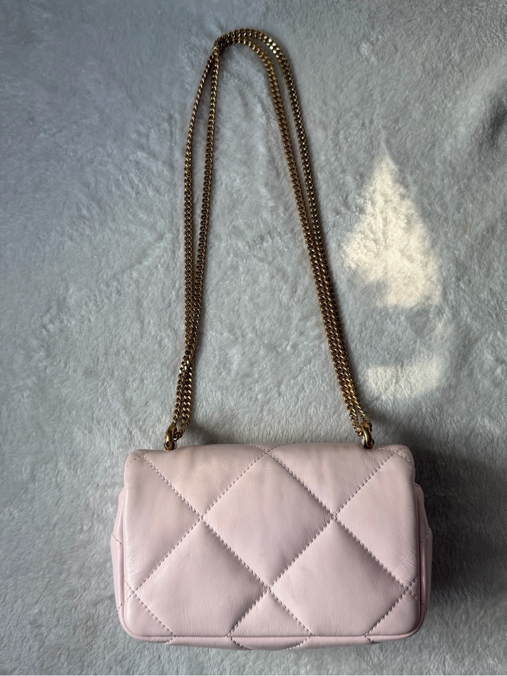 Tory Burch Quilted Pale Pink Leather Crossbody with Gold Chain - Picture 7 of 7
